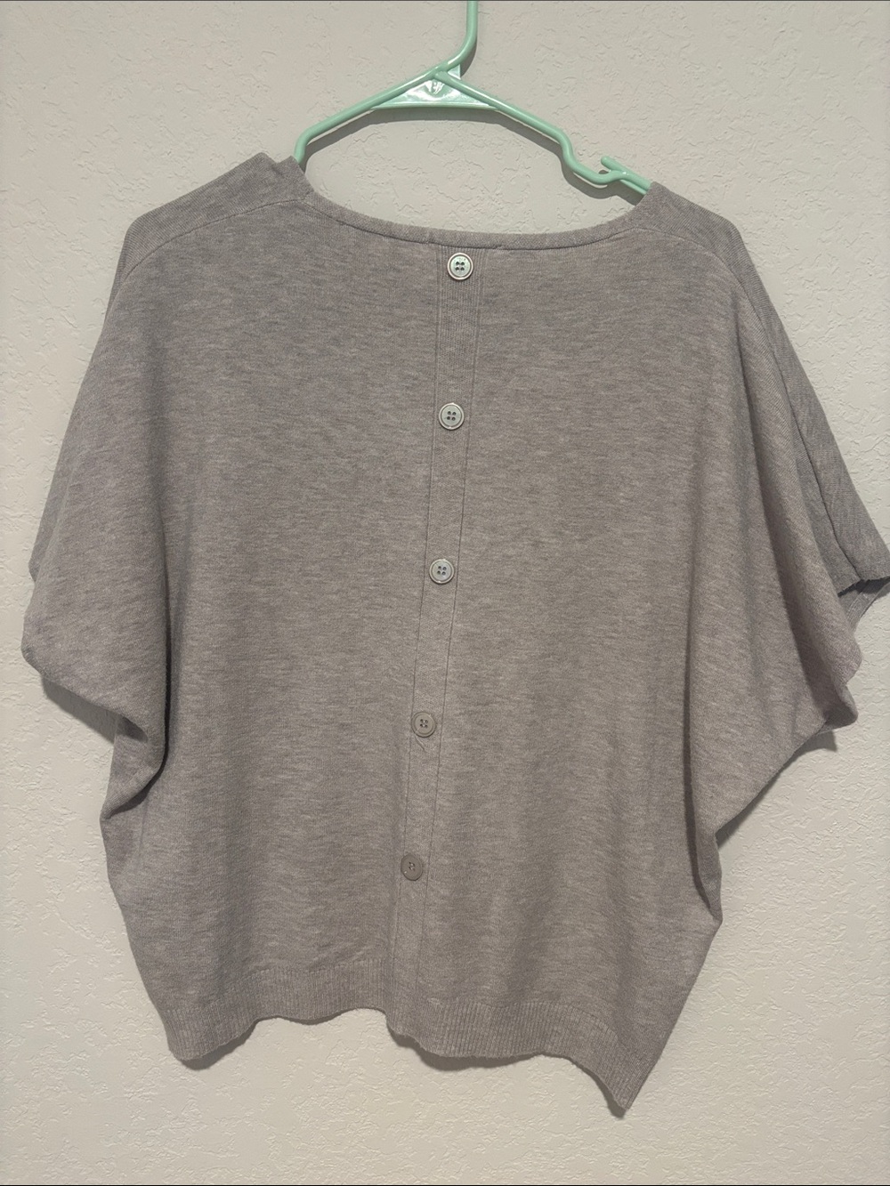 Soft Gray V-Neck Short Sleeve Top - Picture 3 of 3